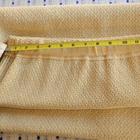 St. John Collection Long Boucle Knit Skirt Size 8 Light Yellow-Cream Color - Picture 6 of 13